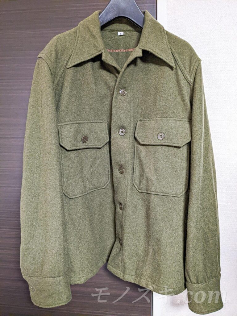 USミリタリーのヴィンテージウールシャツジャケット。肉厚で保温性抜群の生地感がほぼコート